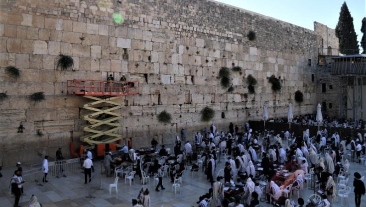 אבנים עם לב אדם: הסתיימה בדיקת תקינות אבני הכותל