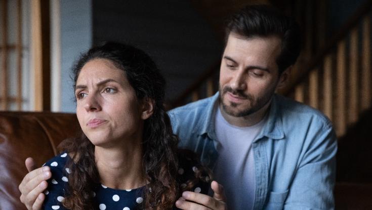 הוא הסכים להמשיך לצאת איתי רק אם אפסיק לשמור נגיעה