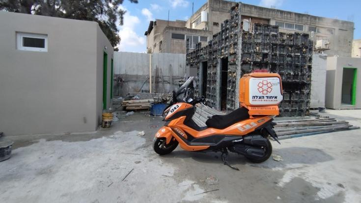 פועל נחבל בראשו בתאונת עבודה באשדוד - מצבו קשה