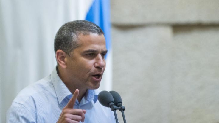 ינון מגל שוב יוצא להגנת נתניהו, הפעם בעימות מול ציון נאנוס