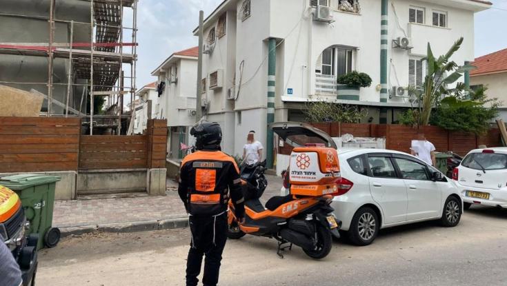 נתניה: פועל נפל מגג בית פרטי בבנייה