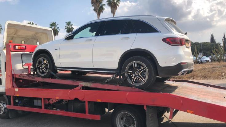 נתפסו 10 רכבי יוקרה שיובאו ארצה כ"מוניות" עבור הטבת מס