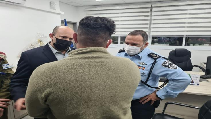 אחרי ששהה עם בנט: מפכ"ל המשטרה נמצא הבוקר חיובי לקורונה בפעם השנייה