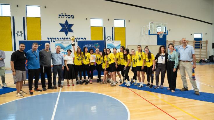 בפער של שלושים נקודות: תלמידות התיכון הדתי זכו באליפות ליגת החמ"ד בכדורסל