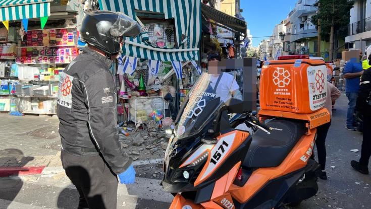 תל אביב: מרפסת קרסה על גבר כבן 30 &ndash; מצבו בינוני