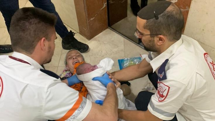 תושבת גבעת שמואל ילדה במעלית של הבניין - וזה קרה לה כבר פעמיים