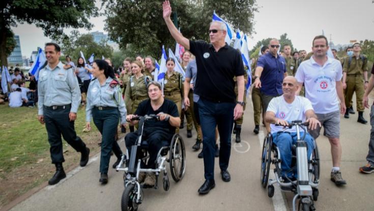 שר הביטחון שילם בביט | פרטים חדשים בפרשת הריגול בביתו של גנץ