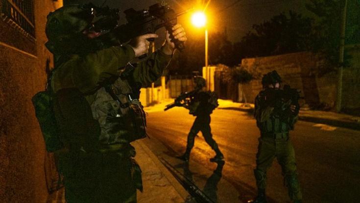 נמשך המרדף אחר המחבל, 17 מבוקשים נעצרו ביהודה ושומרון | צפו בתיעוד