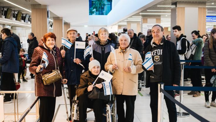 ניצולי שואה שנמלטו מאוקראינה נחתו בישראל: "בגילי לא האמנתי שאגיע לישראל"