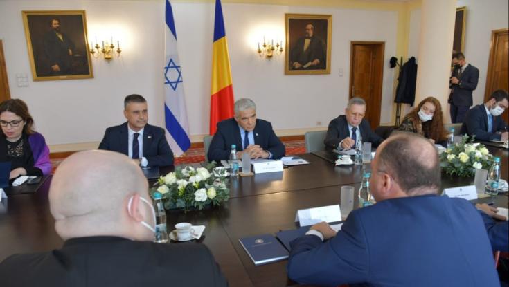 יאיר לפיד מגנה: "אין הצדקה לפלישה, קוראים לרוסיה להפסיק את הירי והתקיפות"