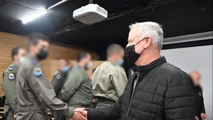 גנץ וכוכבי ביקרו את חברי הנספים באסון המסוק: "צריכים אתכם איתנו"