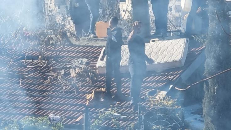 הפינוי בשייח ג'ראח: בני המשפחה מתבצרים על גג המבנה