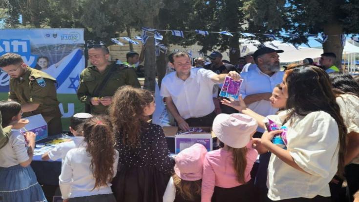 מעל 15,000 בני אדם חוגגים עצמאות בשומרון