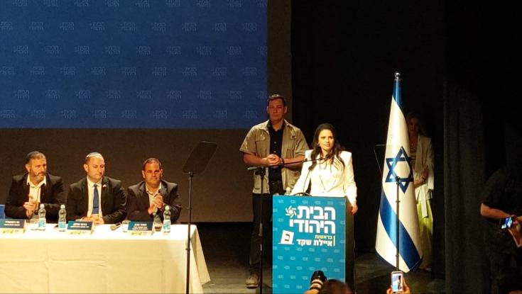 כך מנסה איילת שקד לנצח במעוזים הדתיים