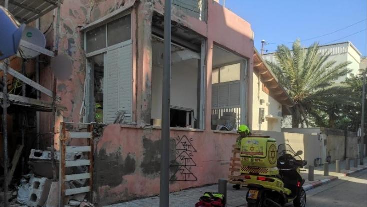 תקרה קרסה במבנה בשיפוץ בתל אביב, פועל נהרג