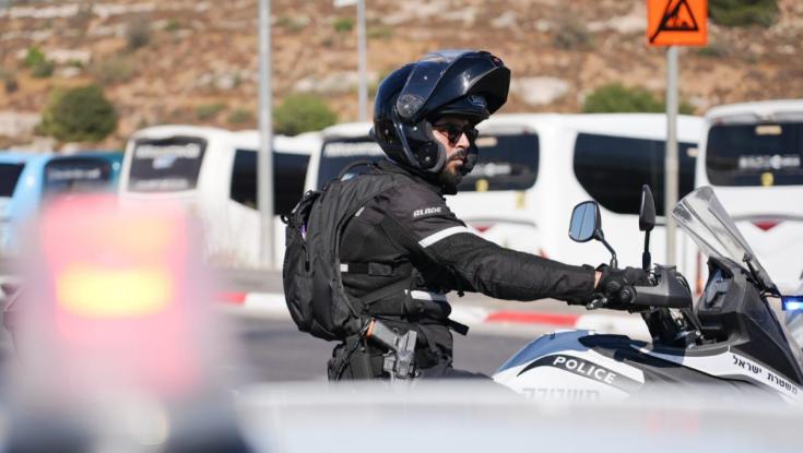 דיווח: רוכב אופנוע פגע בשוטרת בפסגת זאב, הרקע בבדיקה