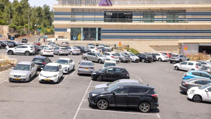 שיא הקיץ: בן 3 ננעל ברכב במודיעין עילית ואותר אחרי כמה שעות - מצבו קשה