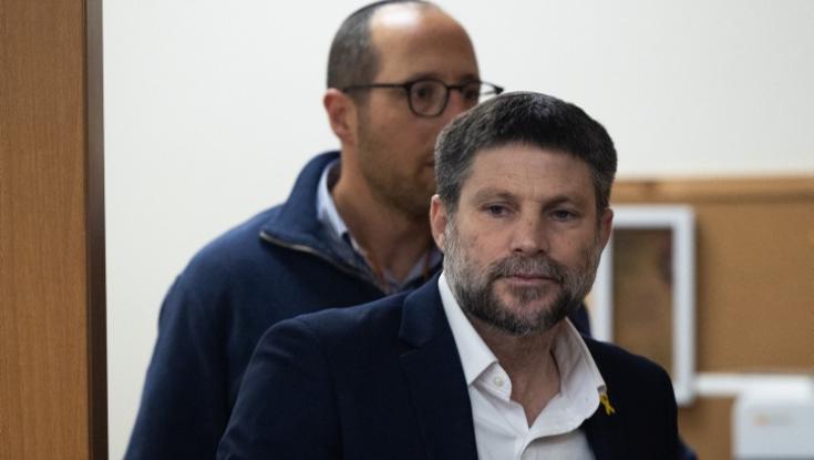 מהומה: סמוטריץ' הסביר למשפחות החטופים מדוע לא יסכים לעסקה - וחטף