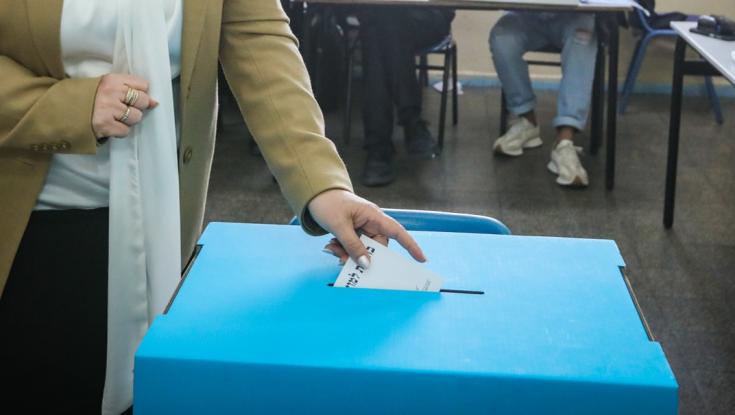 הבחירות לרשויות המקומיות: המועמדים והפוליטיקאים מצביעים | כל התמונות