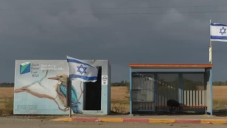 "זה מטר והם לא מעזים להכנס": הוריו של ענר שפירא חזרו למיגונית הגבורה