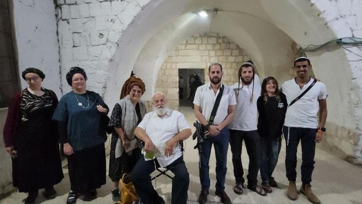 משפחות שכולות נכנסו הלילה לקבר יוסף