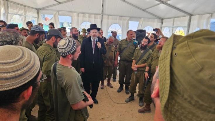 "בלי לחשוב פעמיים": המסר של הרב הראשי למילואמניקים בדרום