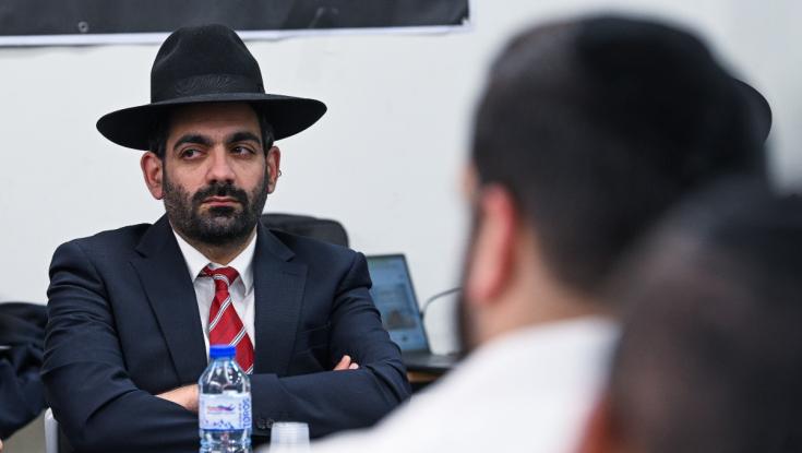 נפוטיזם? "אין דרך חוקית לחסום אותם": השר מש"ס מצטדק