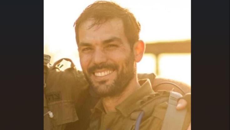 רב"ט מוטי רווה ז"ל הובא למנוחות: אחיו ספד בכאב - "מה אני אעשה בלעדיך?"
