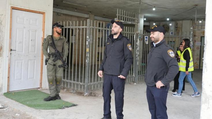 נעצר חשוד שהציע כסף עבור הצבעות ותעודות זהות - זה המחירון