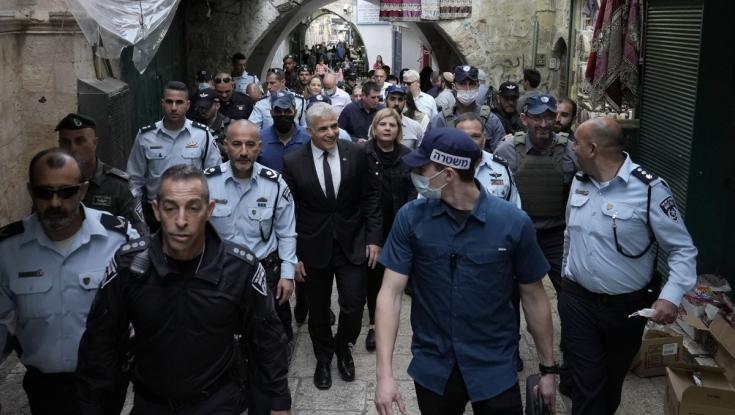 יאיר לפיד בהערכת מצב בשער שכם: "יש לנו משטרה שאפשר לסמוך עליה"