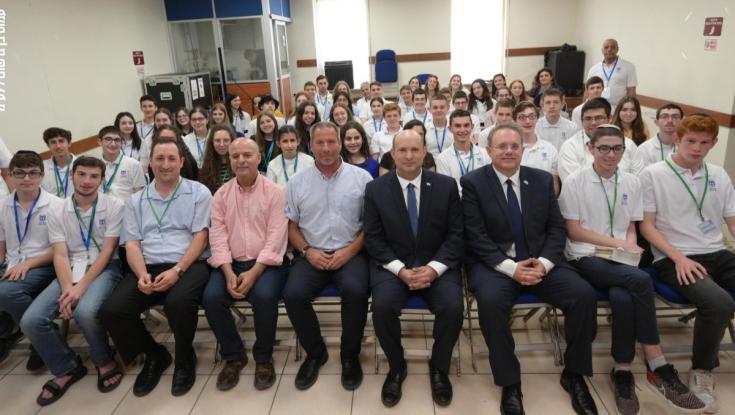 בנט הודיע: אלך בדרכם של בגין ובן גוריון