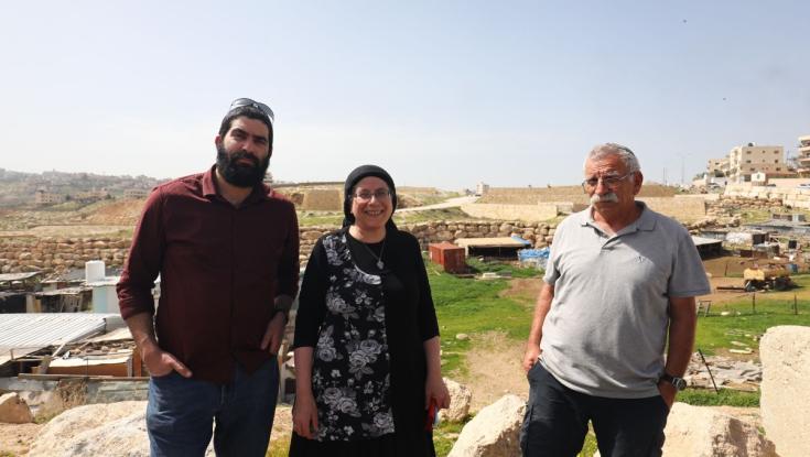 תחת אבטחה: אורית סטרוק סיירה במגרשים שהוכשרו עבור תושבי חאן אל אחמר