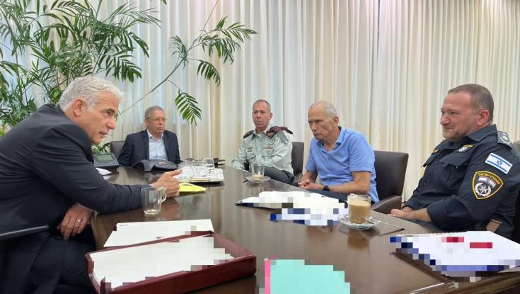 יום אחרי הראיון שטילטל את המדינה: לפיד נפגש עם מפכ"ל המשטרה