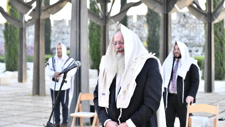 הרב שמואל אליהו לשופטי האג: תבחרו אם להיות כמו פרעה שטבע או כמו המלך גורג' החמישי