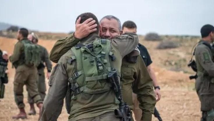דובר צה"ל: "מחבלים רבים מסגירים את עצמם" | בנו של השר גדי איזנקוט נפל בקרב