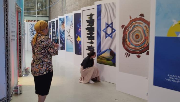 הנשים החרדיות עוברות לקדמת הבמה בתערוכה חדשה