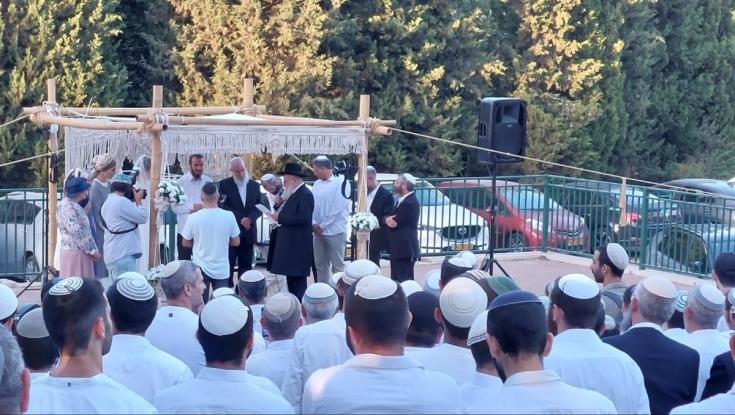 העבירו מסר: האלוף הסרוג וראש הישיבה חיתנו את ילדיהם