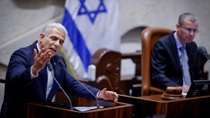 נתניהו עוקץ את לפיד: "לא מצליח לבעוט לשער גם אחרי שריקת הסיום"