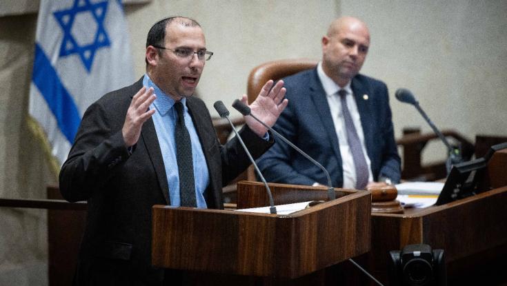 רוטמן: "הצעת החוק מאוזנת ואחראית", גנץ: "כדור שלג שירמוס את המדינה"