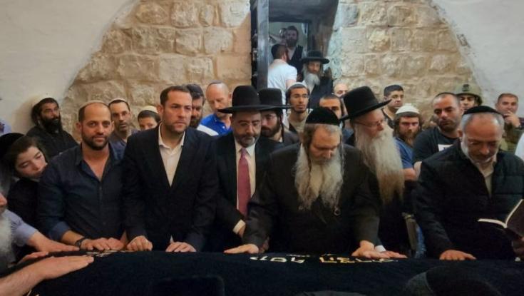 שנה לאחר שנשרף: כניסה משמעותית לקבר יוסף