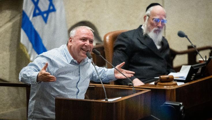 אמסלם במתקפה חסרת תקדים: "תעשייה של שקר"