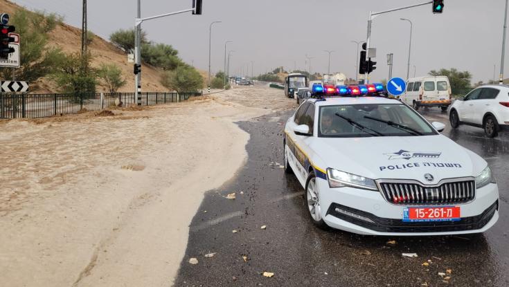לקראת סוף שבוע סוער: המלצות המשטרה לציבור הנהגים