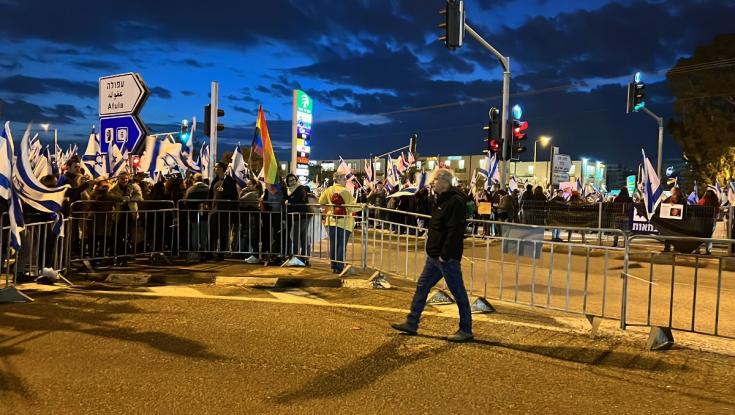 לאחר כשעתיים: המפגינים שחסמו את נתיבי איילון פונו ע"י המשטרה