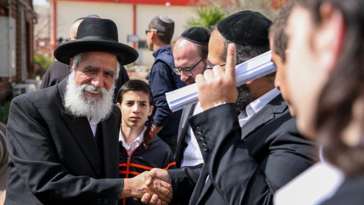 ברית מילה באמצע הכביש: הנהג של הרב מחפוד מספר