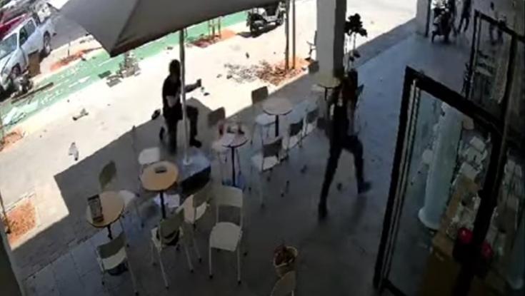 תיעוד הפיגוע: המחבל דורס, דוקר ומחוסל בידי אזרח