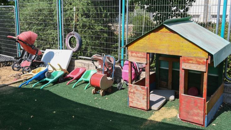 בלתי נתפס: פעוט בן 3 נשכח בגן בצפת וחולץ על ידי עוברי אורח