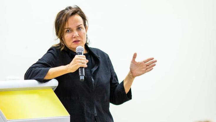 צופית גרנט סופדת למשפחת בנאי המתאבלת