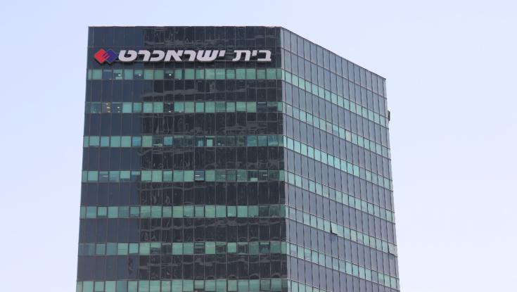 אחרי ירידה ברווחים של 40 מיליון שקלים; חברת האשראי מפטרת מאות עובדים