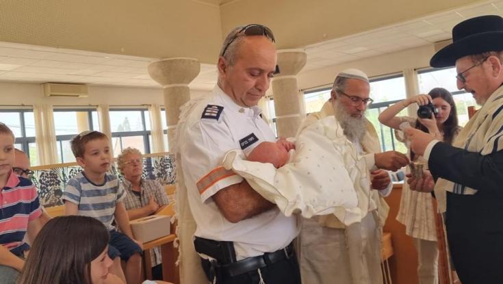היולדת הגיעה לצומת הגוש - הפרמדיק הודיע: "אין זמן את יולדת עכשיו"