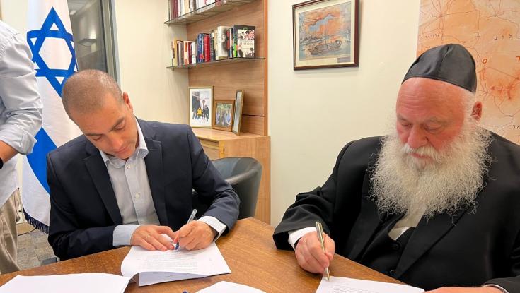 נפתר המשבר ביהדות התורה: גולדקנופף וגפני חתמו על ההסכם עם הליכוד